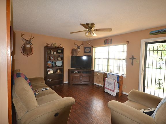 2nd image of 1204 Hilltop Dr