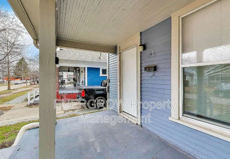 415 N Oxford St — Photo 4