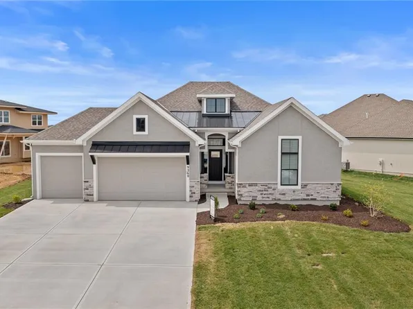 16979 S Cheshire St, Olathe, KS 66062