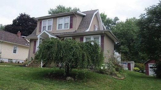 2nd image of 136 Elizabeth Ave SW