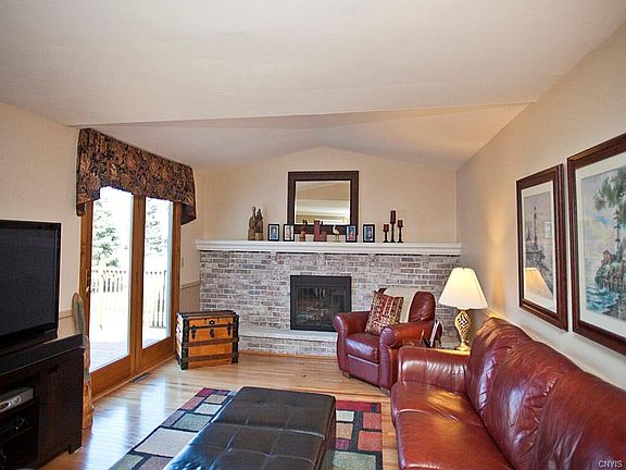 4th image of 4139 Balboa Dr