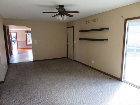 5th image of 104 S Capitol Ave