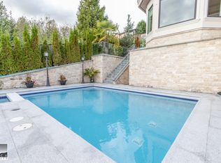 2382 Westhill Dr, West Vancouver, BC V7S 2Z5