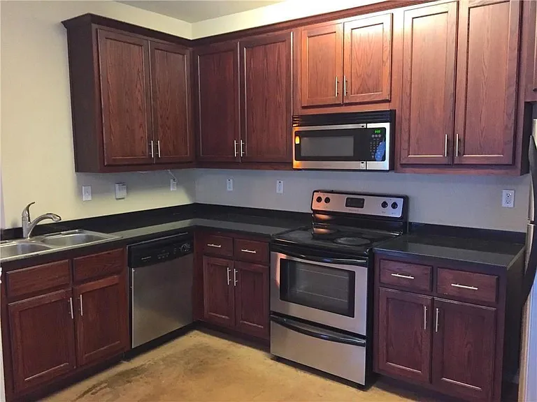 910 W 25th St #307 — Photo 5