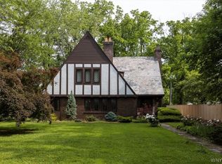 102 Keswick Rd, Amherst, NY 14226