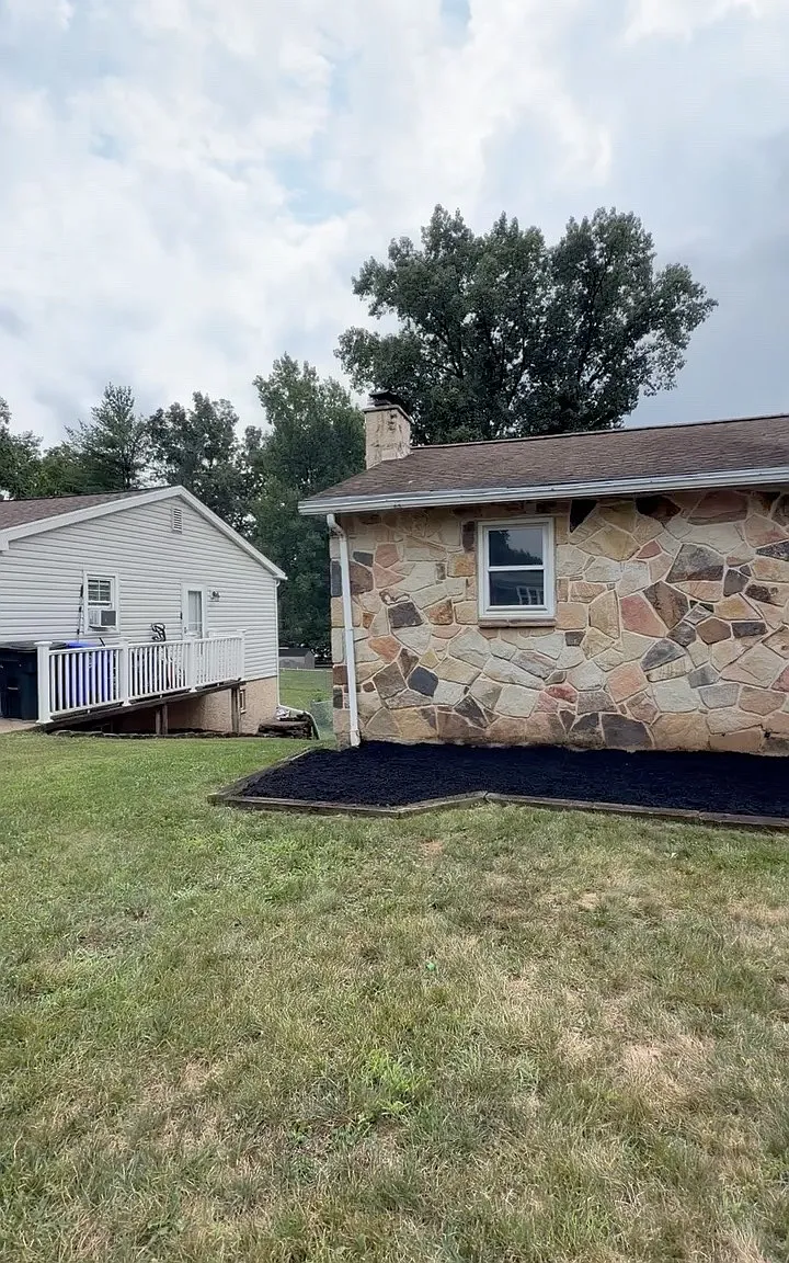 3 bed, 1232 sqft, $2,350 — Photo 3
