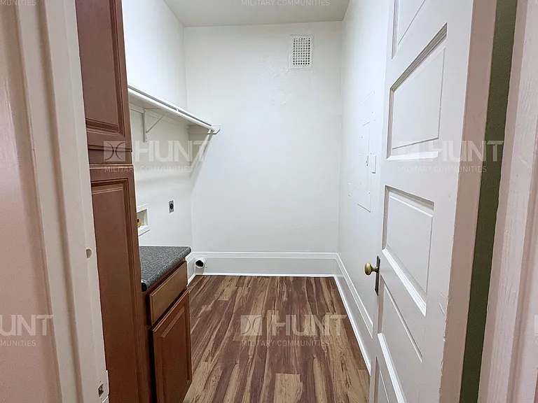 2279 Artillery Post Rd — Photo 6