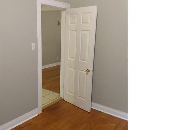 3rd image of 1918 S Sawyer Ave #1