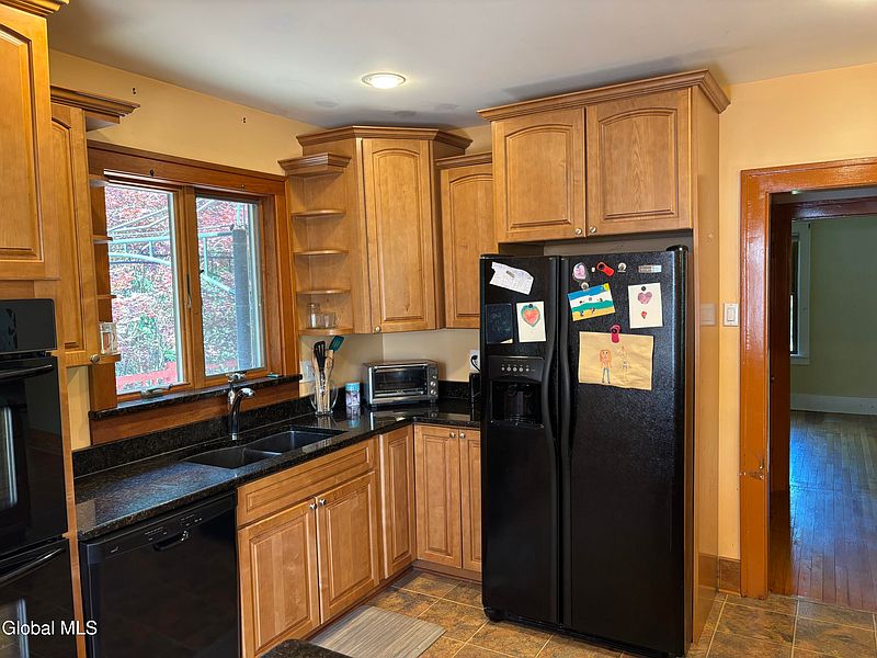 4th image of 31 Taborton Road