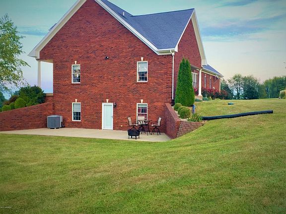 4th image of 81 Tucker Ln