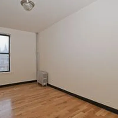 Rented by Perry Associates NYC Inc | media 28