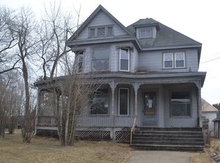 51 Broadway St, Baileyville, ME 04694