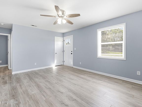 5th image of 153 S Hickory Ln