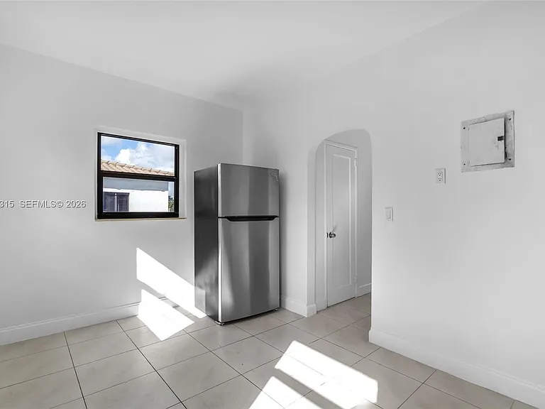 130 SW 31st Ct #3 — Photo 8