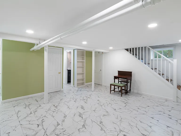27 Dosoris Way — Photo 25
