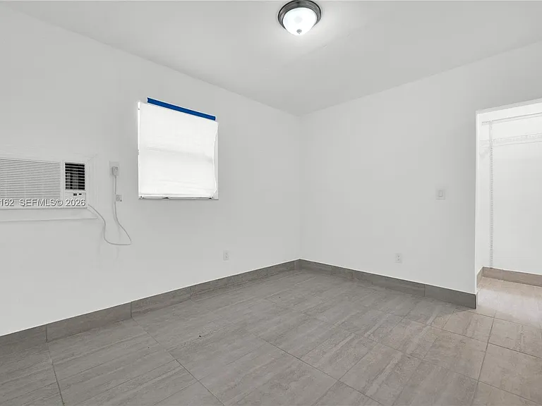 13390 NE 6th Ave #2 — Photo 6