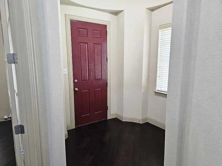 4012 Eaton Park Dr — Photo 3