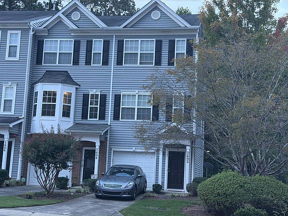 2nd image of 1402 Holly Grove Way