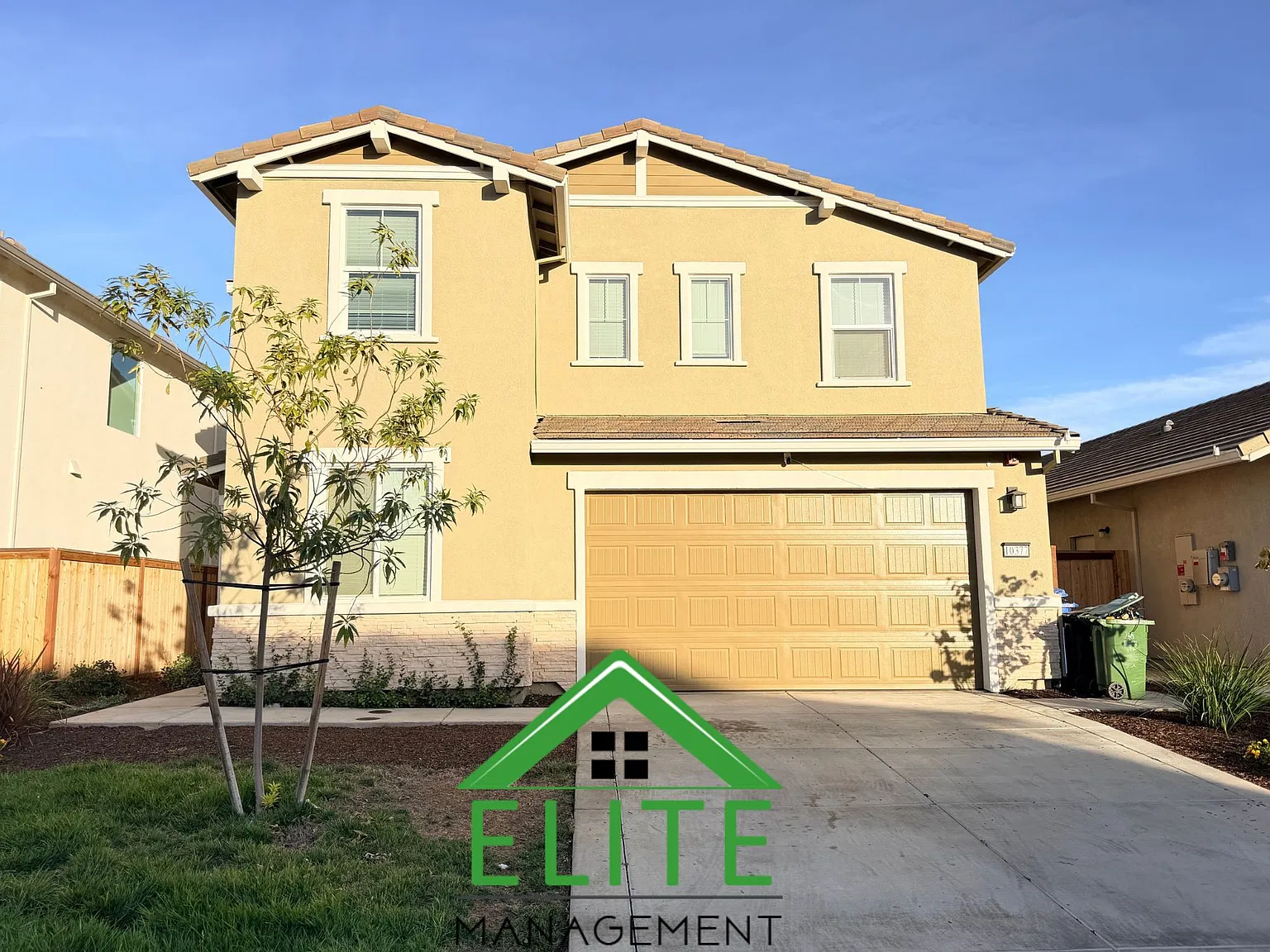 5 bed, 2179 sqft, $3,695 — Photo 2