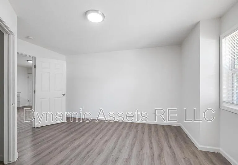 208 E Park St #A — Photo 16