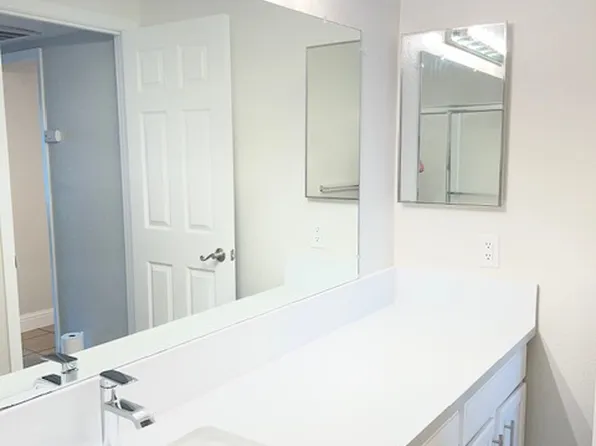 2909 E Huntington Blvd, Fresno, CA