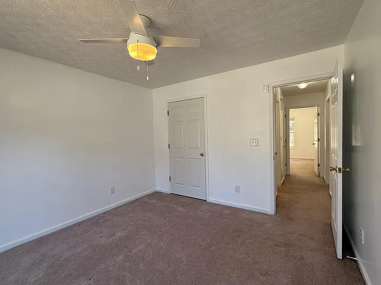 2029 Manor Oak Ln — Photo 15