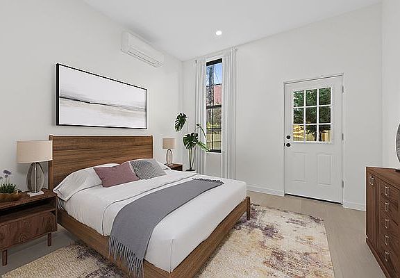 4th image of 94 Milton St APT 1R