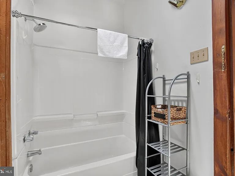 4107 Ludlow St — Photo 16