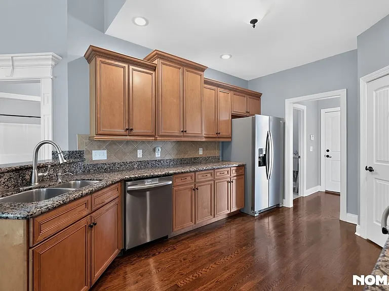 2710 United Dr — Photo 3