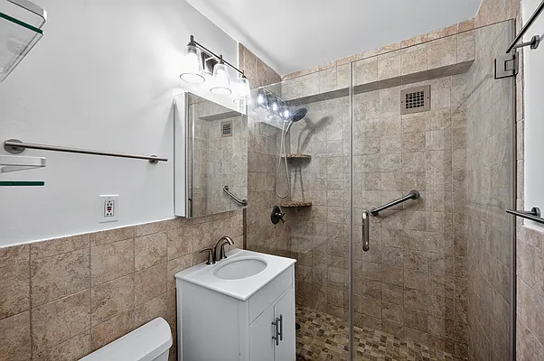 Bathroom, photo 1