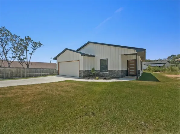 3612 Broken Bow Dr, Granbury, TX 76048