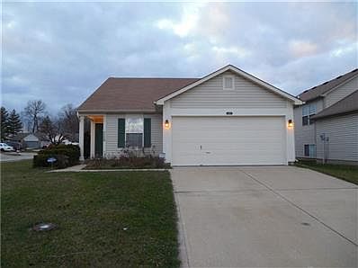 1st image of 418 Grand Woods Dr