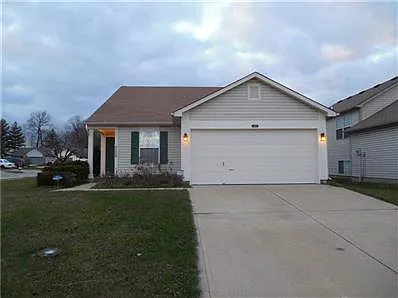 418 Grand Woods Dr photo 1