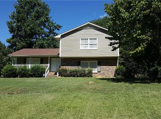 1935 Valley Woods Dr, Riverdale, GA 30296