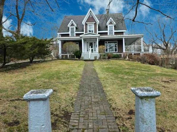 148 Crescent St, Cape Breton, NS B1S 2Z8