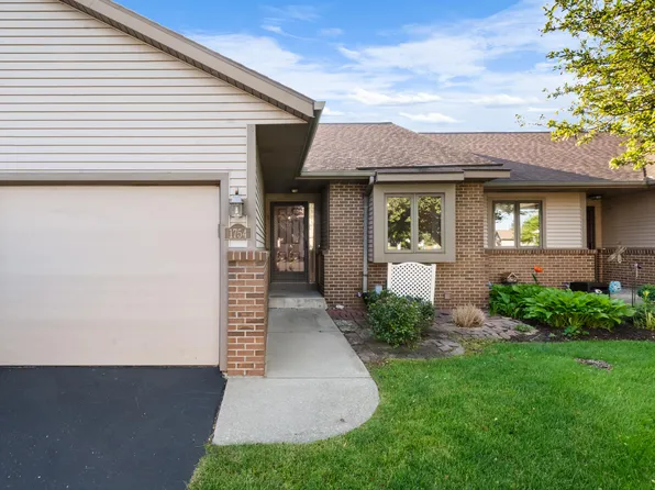 1754 Lakeview Dr #34, Zeeland, MI 49464
