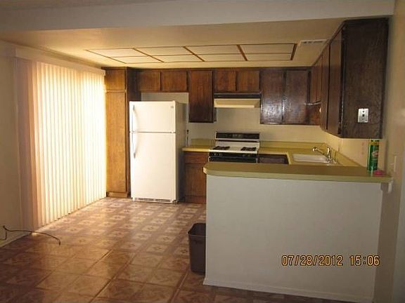 Kitchen w/ Dining Room