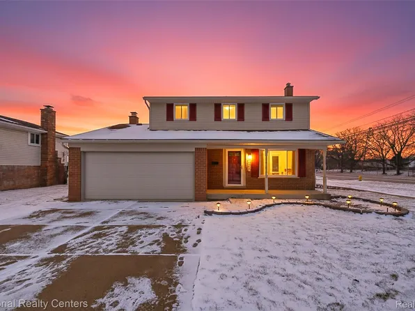 1806 Treadwell St, Westland, MI 48186