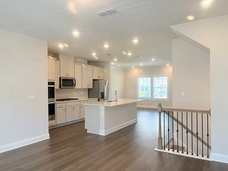 2756 Devon Vale St — Photo 8