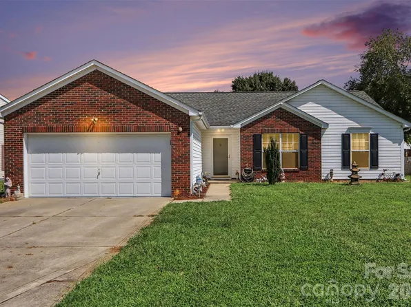 1068 Chapel Creek Rd SW, Concord, NC 28025