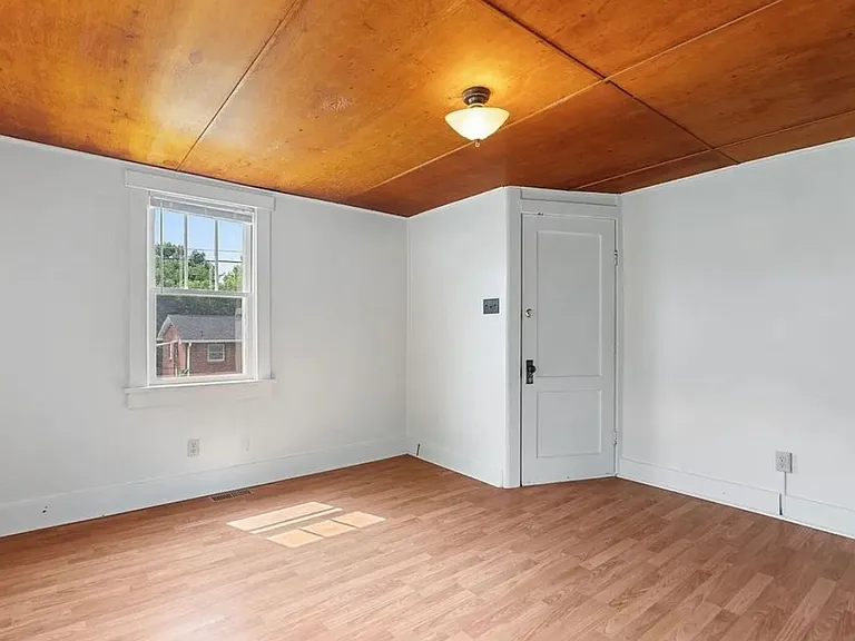702 Richard St #A — Photo 7