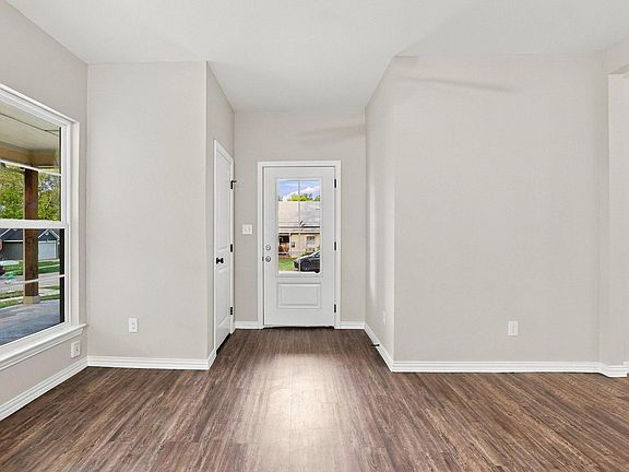5th image of 1116 S 6th Ave