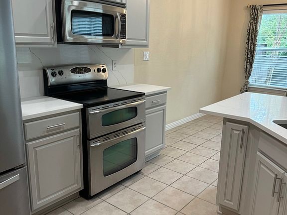 5th image of 3412 Belladonna Dr