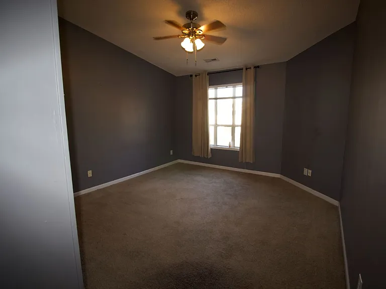 120 Breezewood Dr — Photo 24