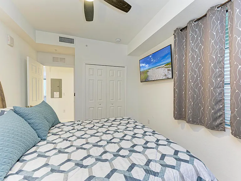 18028 Gawthrop Dr — Photo 32