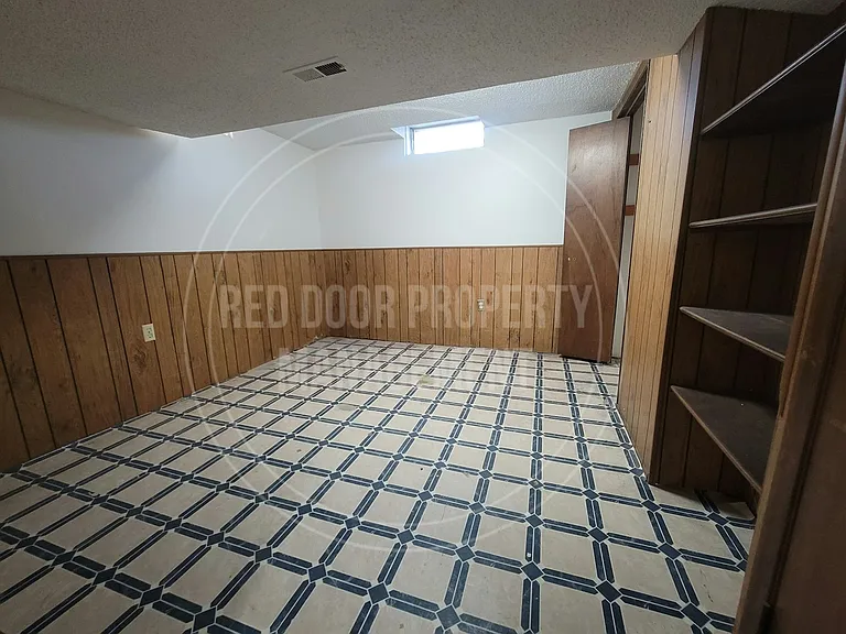 1402 W Lotus St — Photo 15
