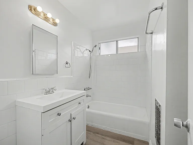 1037 N Curson Ave #4 — Photo 32