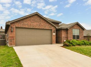 9316 Gabriella Dr, White Settlement, TX 76108