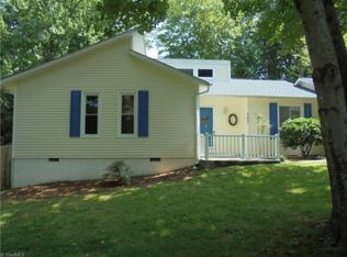 305 Lakeside Dr, Kernersville, NC 27284