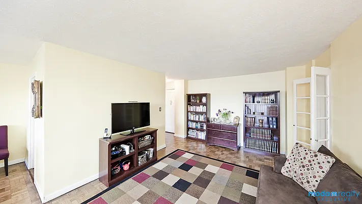 Sold by Moda Realty | media 47